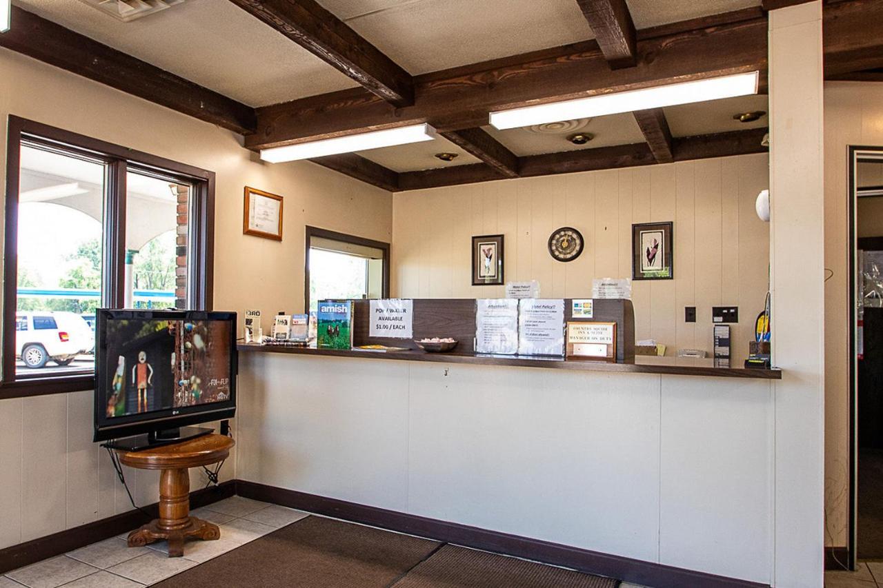 Country Squire Inn And Suites Coshocton ภายนอก รูปภาพ