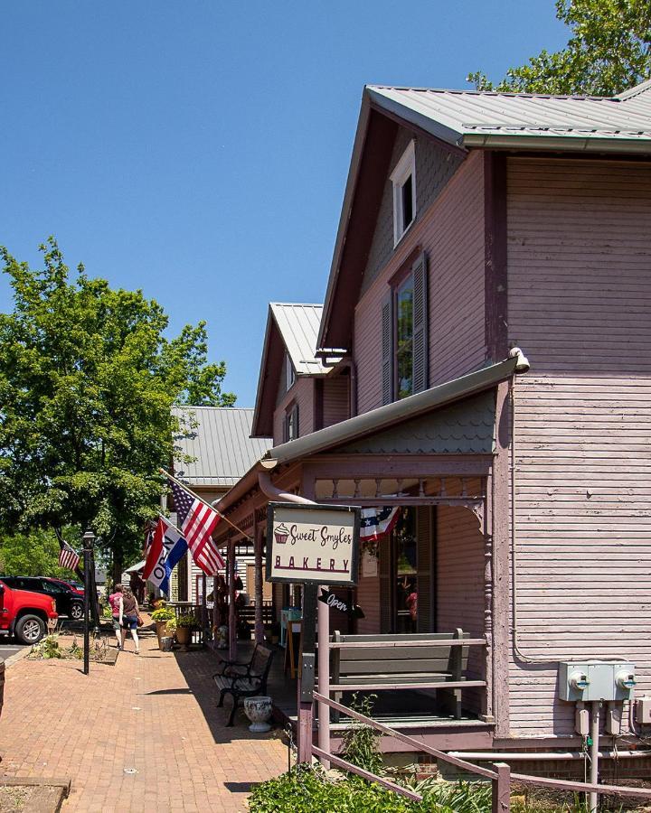 Country Squire Inn And Suites Coshocton ภายนอก รูปภาพ