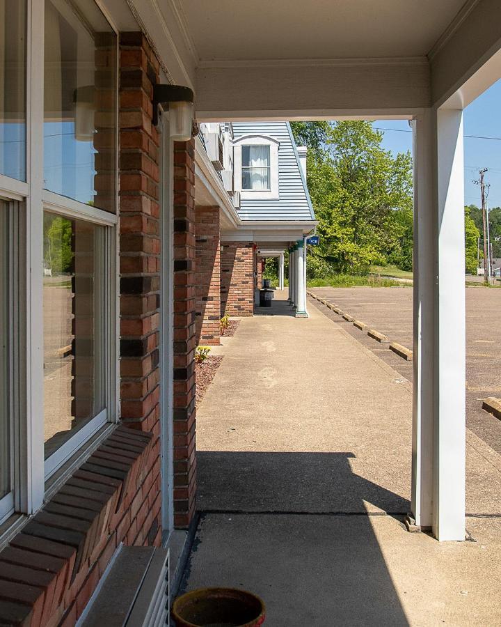 Country Squire Inn And Suites Coshocton ภายนอก รูปภาพ