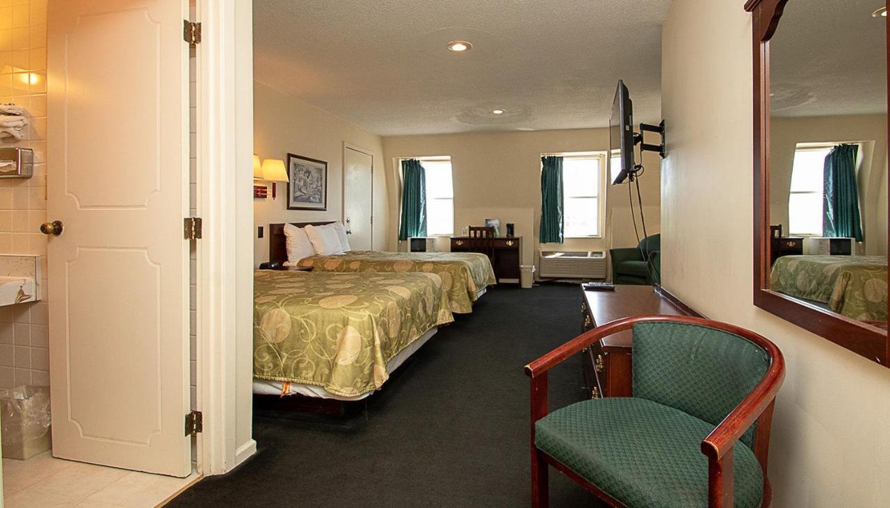 Country Squire Inn And Suites Coshocton ภายนอก รูปภาพ
