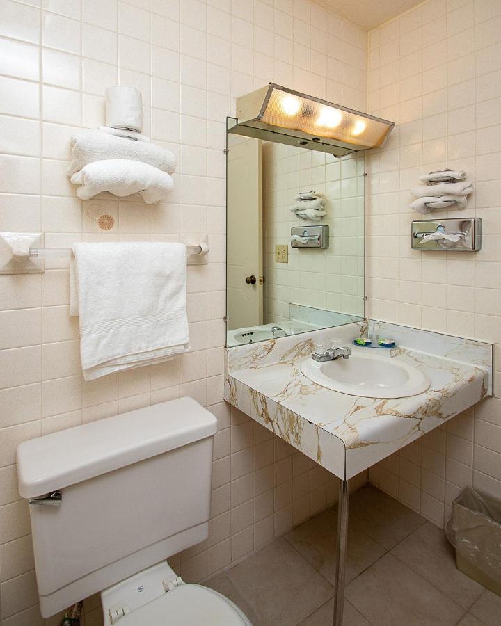 Country Squire Inn And Suites Coshocton ภายนอก รูปภาพ