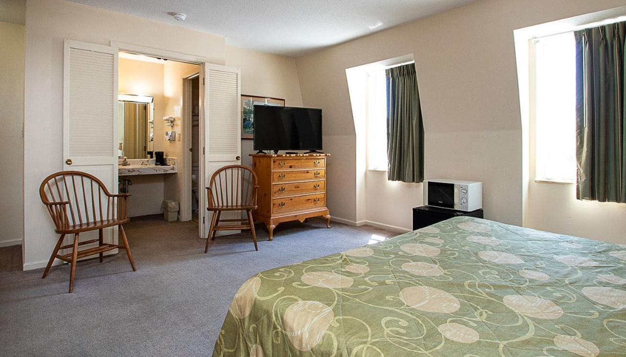 Country Squire Inn And Suites Coshocton ภายนอก รูปภาพ